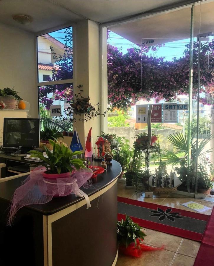 Hotel Ridal Vlorë エクステリア 写真