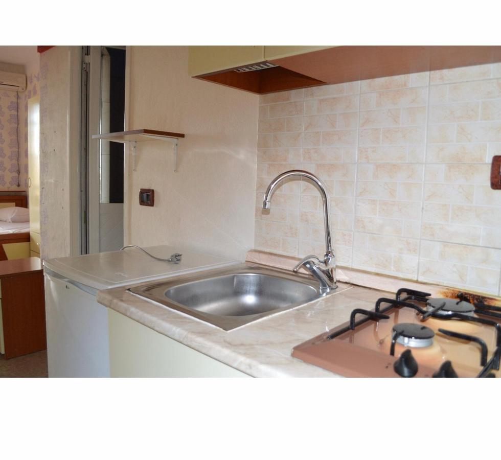 Hotel Ridal Vlorë エクステリア 写真
